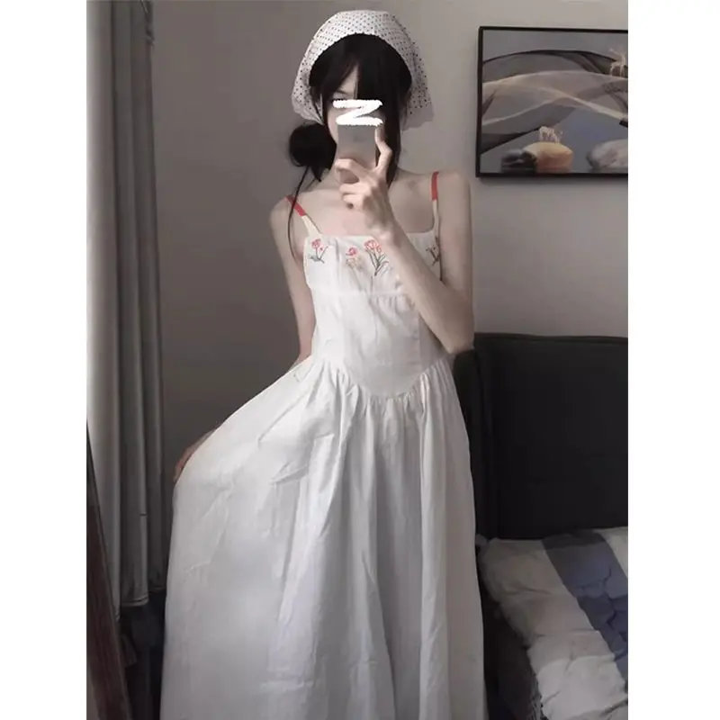 

Skirt female summer 2024 new waist thin long dress seaside vacation wind halter dress first love milk good skirt