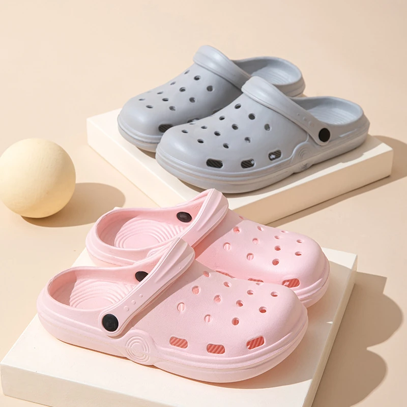 

Women's Sandals 2023 New Fashion Hole Shoes Breathable Slippers Light Couple Shoes Outdoor Beach Slippers Anti-slip Flip Flops