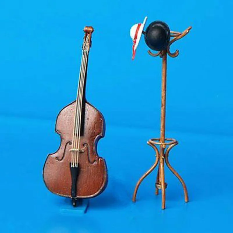 

1:35 Die-cast Resin Production Scene Props Cello And Hangers Unpainted