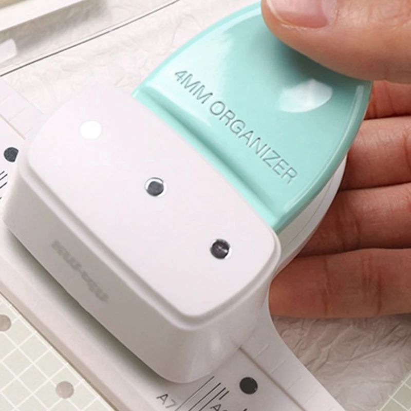 

1 PCS 3 Holes 4Mm Hole Puncher A5 A6 A7 A8 DIY Hole Puncher Handmade Loose-Leaf Paper Hole Puncher Office Binding Supplies