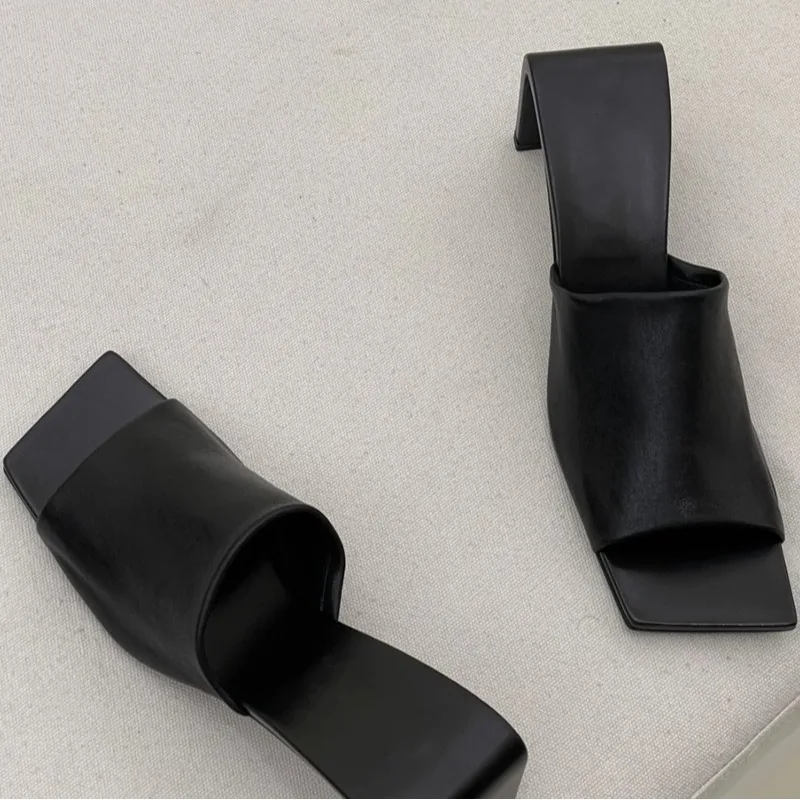 High Heeled Women's Summer Retro Square Toe Fashionable Heel Open Toe Sandals, Niche Design, and Trendy Slippers