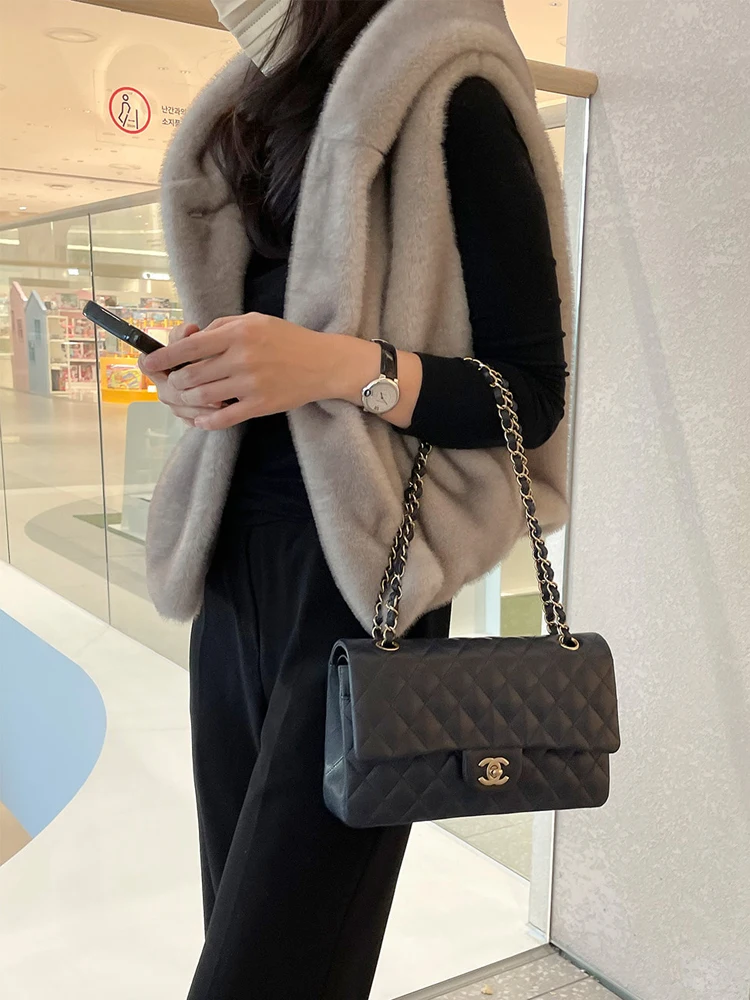 Luxury Lady Faux Fur Vest Thin Light Warm Korean Fashion Women Winter Fall Hooded Sleeveless Faux Fur Coat