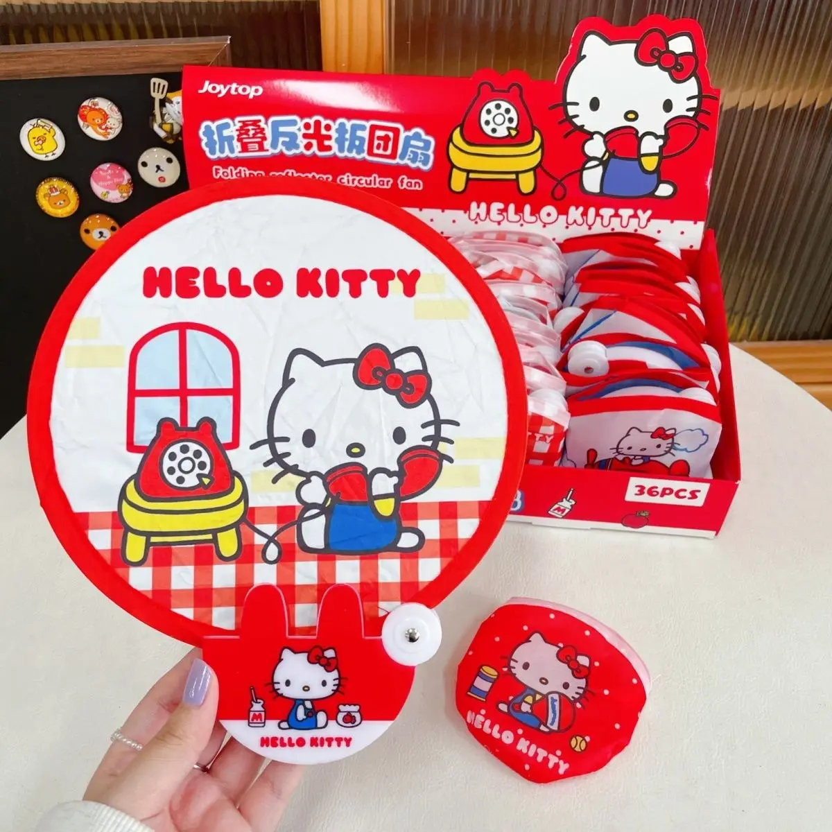 Ventaglio Pieghevole Rotondo Sanrio Hello Kitty, Ventaglio Portatile per Studenti, Ventaglio in Cattail con Pannello Riflettente per Trucco, per Viaggi Estivi all'Aperto