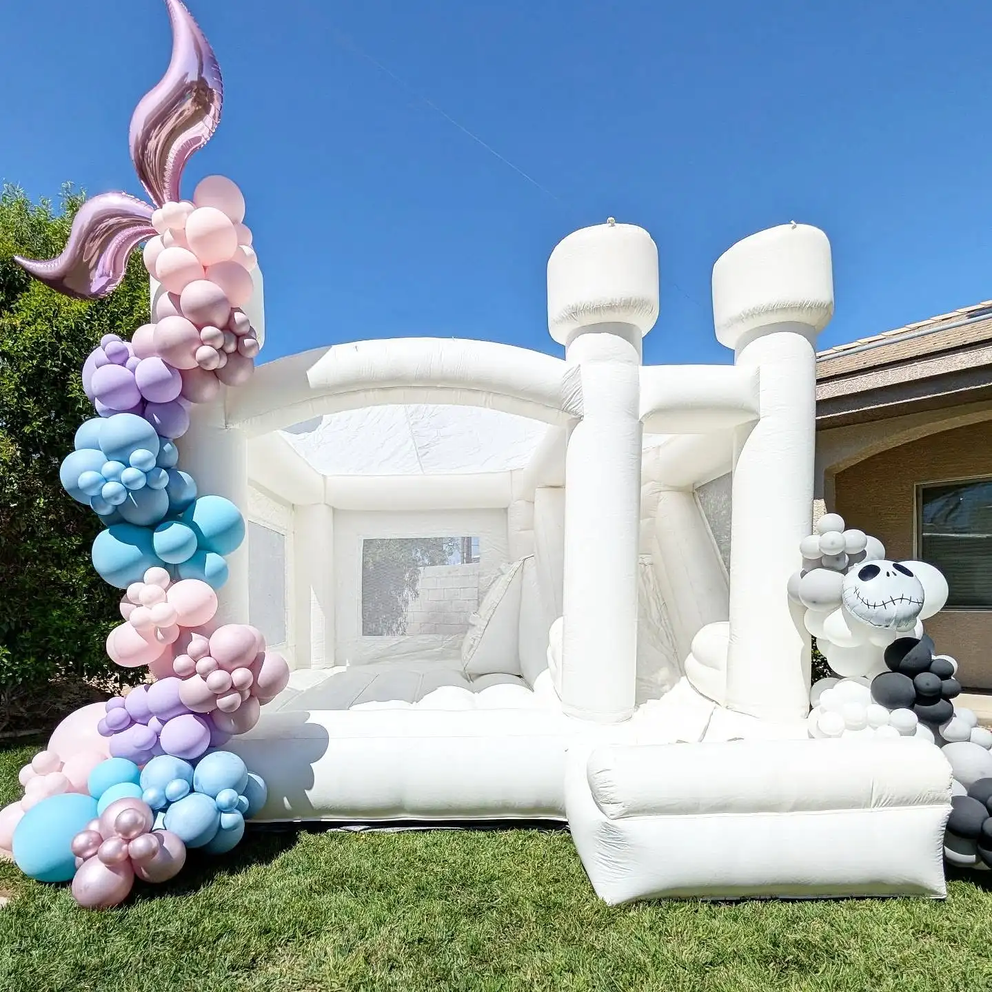 White Inflatable Bounce House, Children Game Castle with Slide, Inflatable Castle with Blower for Birthday Wedding Party