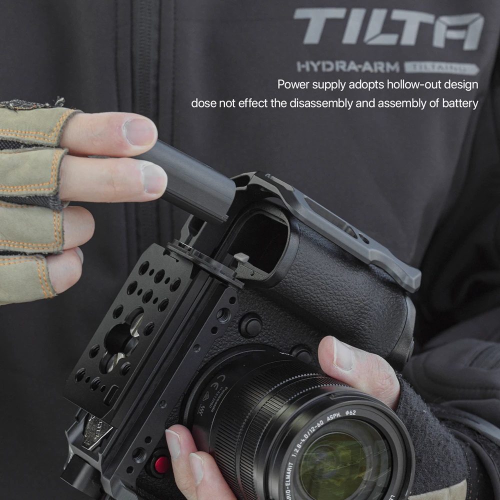 TILTA  GH6 Cage SLR Micro Single Camera Accessories Body Protection Expanded Full Cage TA-T15-B-B monitor with camera