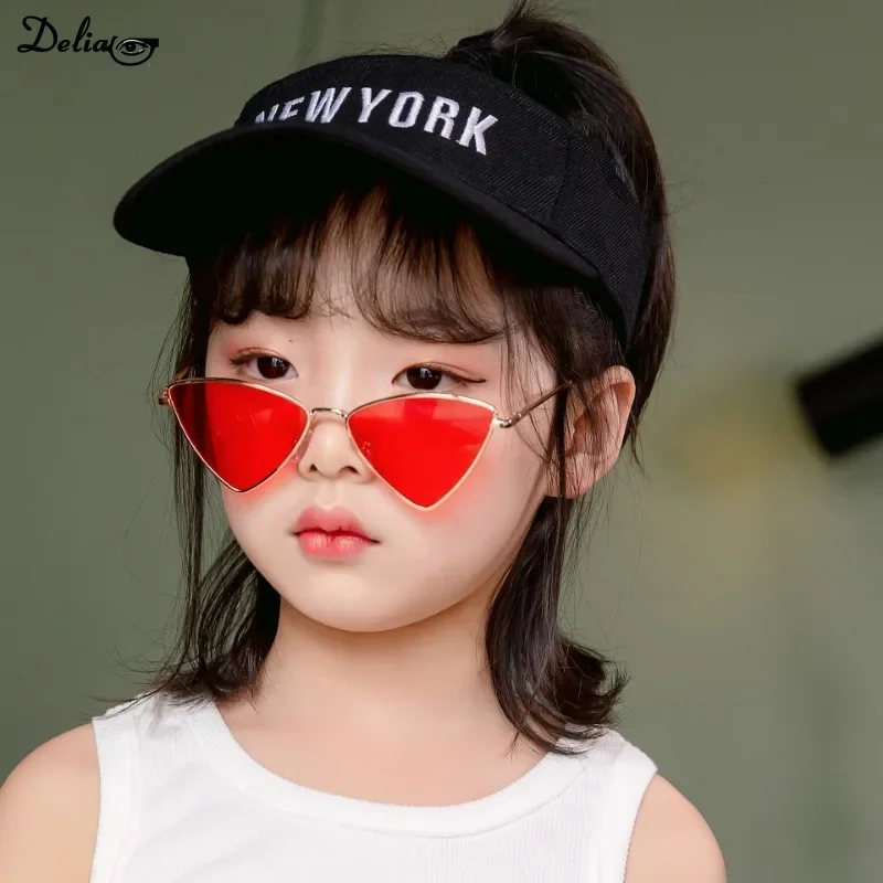 Cat Eye Sunglasses Kids Fashion Luxury Sunglasses UV400 Children Metal Triangle Cool Pink Sun Glasses Girls Boys
