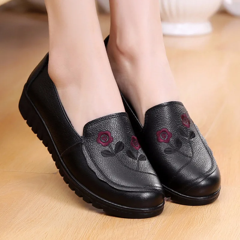Spring Autumn New Genuine Leather Woman Footwear Slip On Shoes Women Casual Ballet Flats Shoes Mother single Shoes