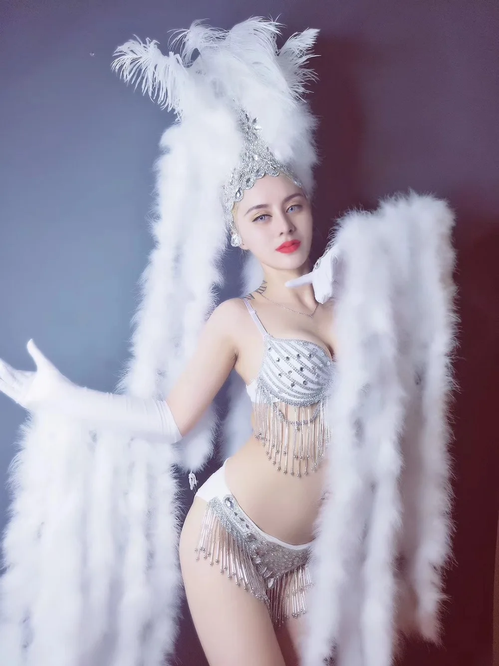 

Sexy White Feathers Gloves Headdress Sparkly Crystals Bikini Set Nightclub Female Party Models Catwalk Stage Outfit DJ Costume