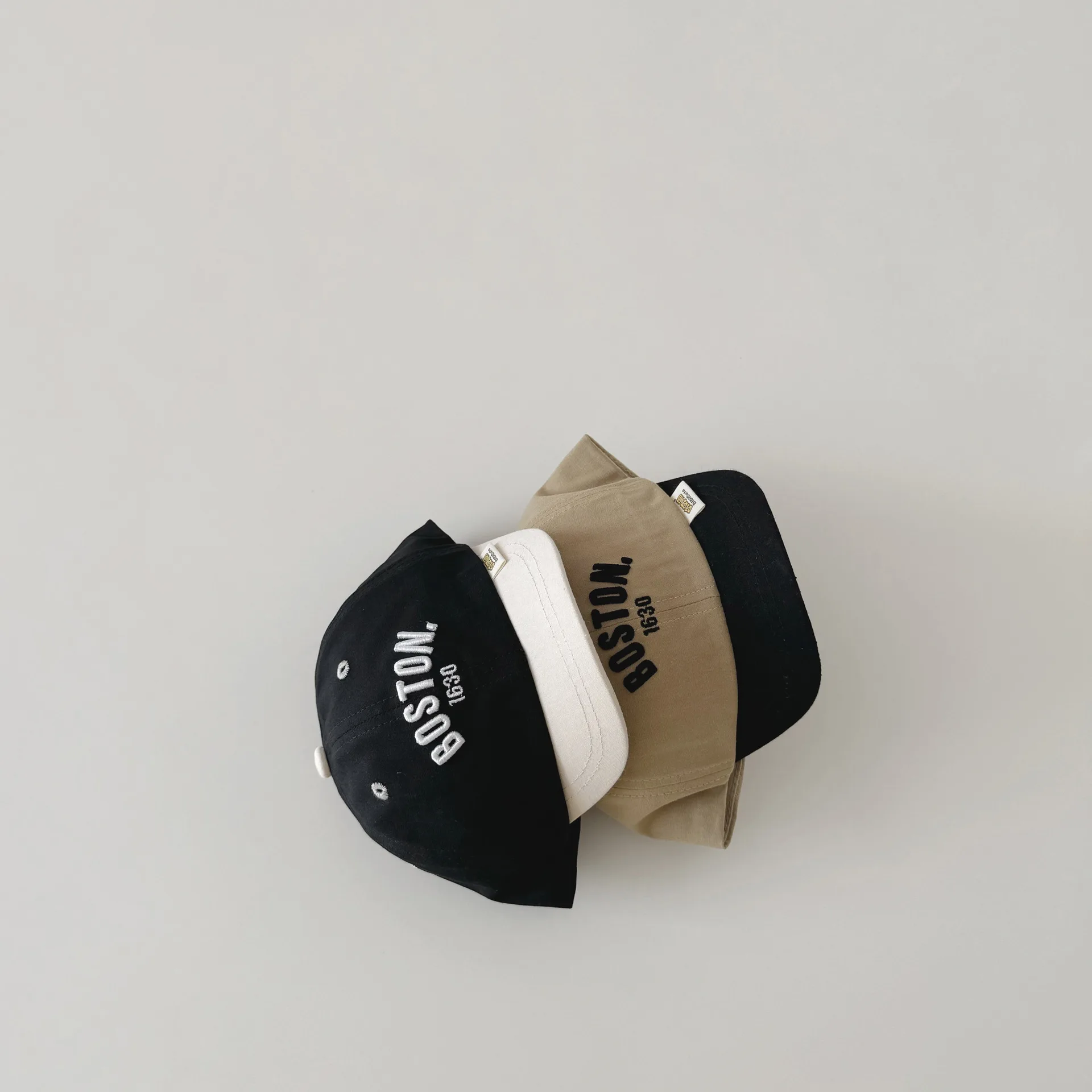 Sommer Junge Mädchen Kinder Stickerei Brief Baseball mützen Baby Outdoor Sonnenschutz Hüte Kind Baumwolle Schirmmütze Kleinkind Freizeit hut – Detail 4