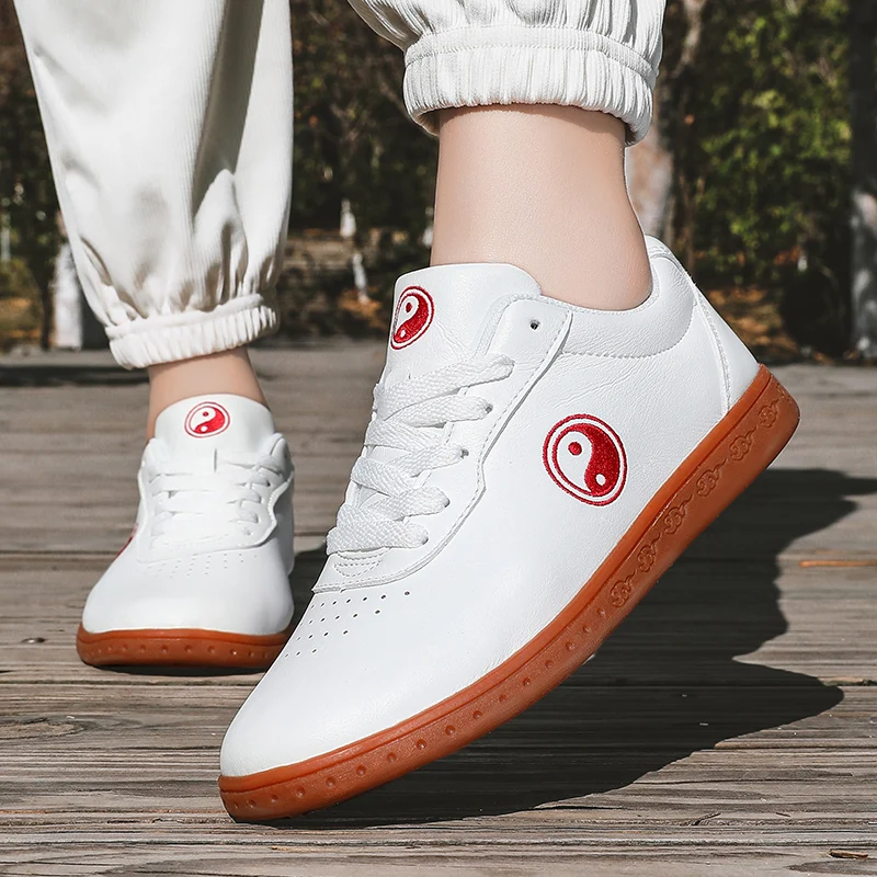 New men's and women's Chinese kung fu performance shoes white and black taiji training shoes karate taekwondo fitness