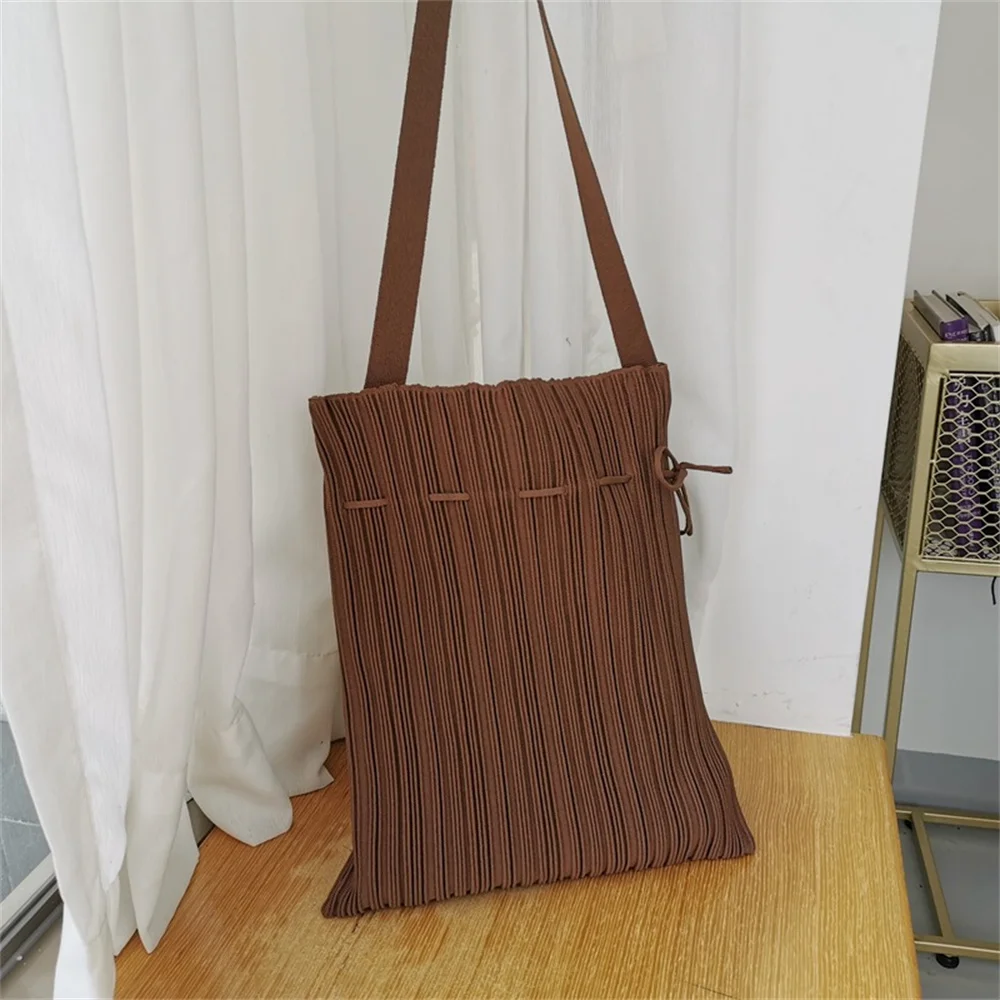 Female Bag Niche Design Wool Knitting Drawstring Fold Bucket Bag For Women Fashion Korea Simple Shoulder Messenger Bag