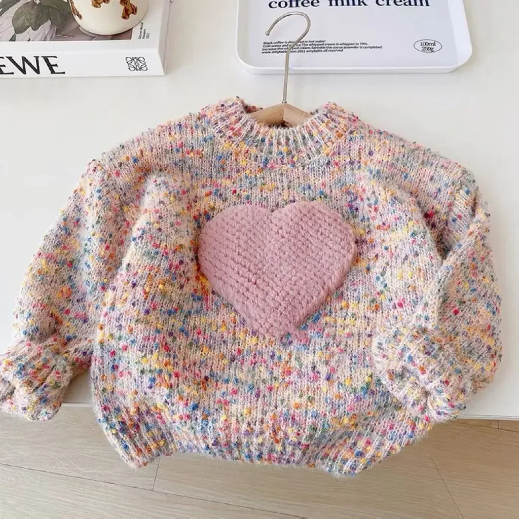 

Милые осенне-зимние вязаные свитера для маленьких девочек, рубашки с длинными рукавами и украшенными красочными сердечками, теплые детские топы, футболки