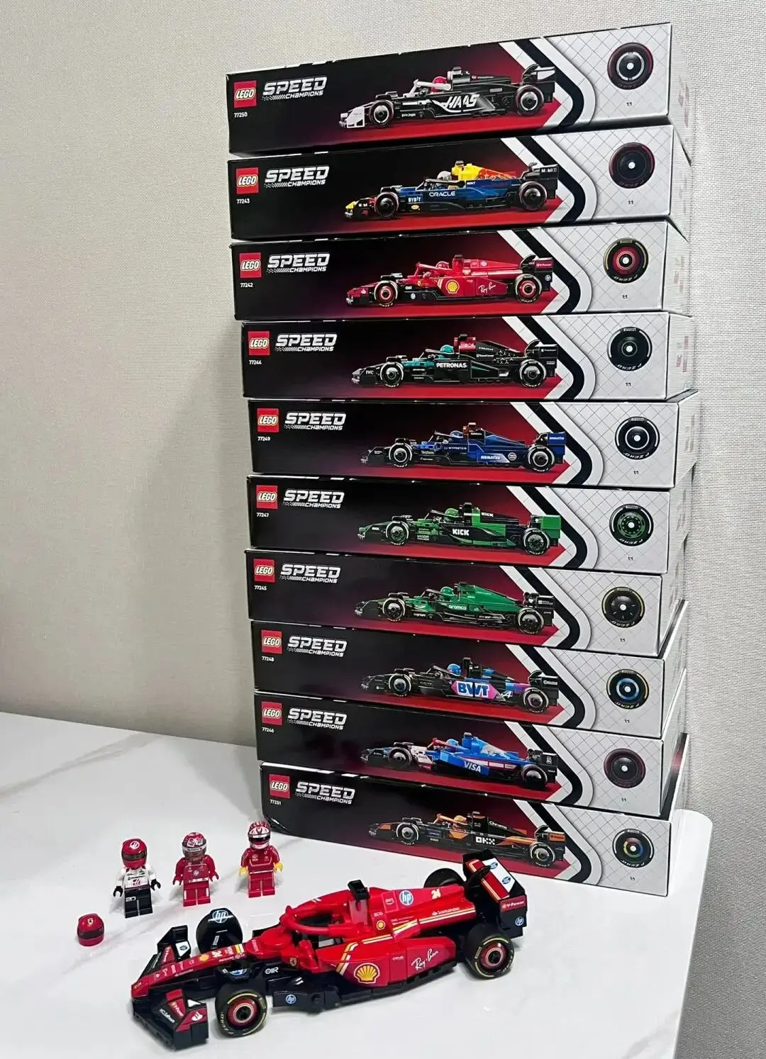 mm0723様 LEGO® Speed Champions Ferrari SF-24 F1® Race Car 77242