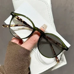 Enhanced Retro Round Frame Photochromic Glasses - HD Blue Light Blocking & UV Protection (Green)