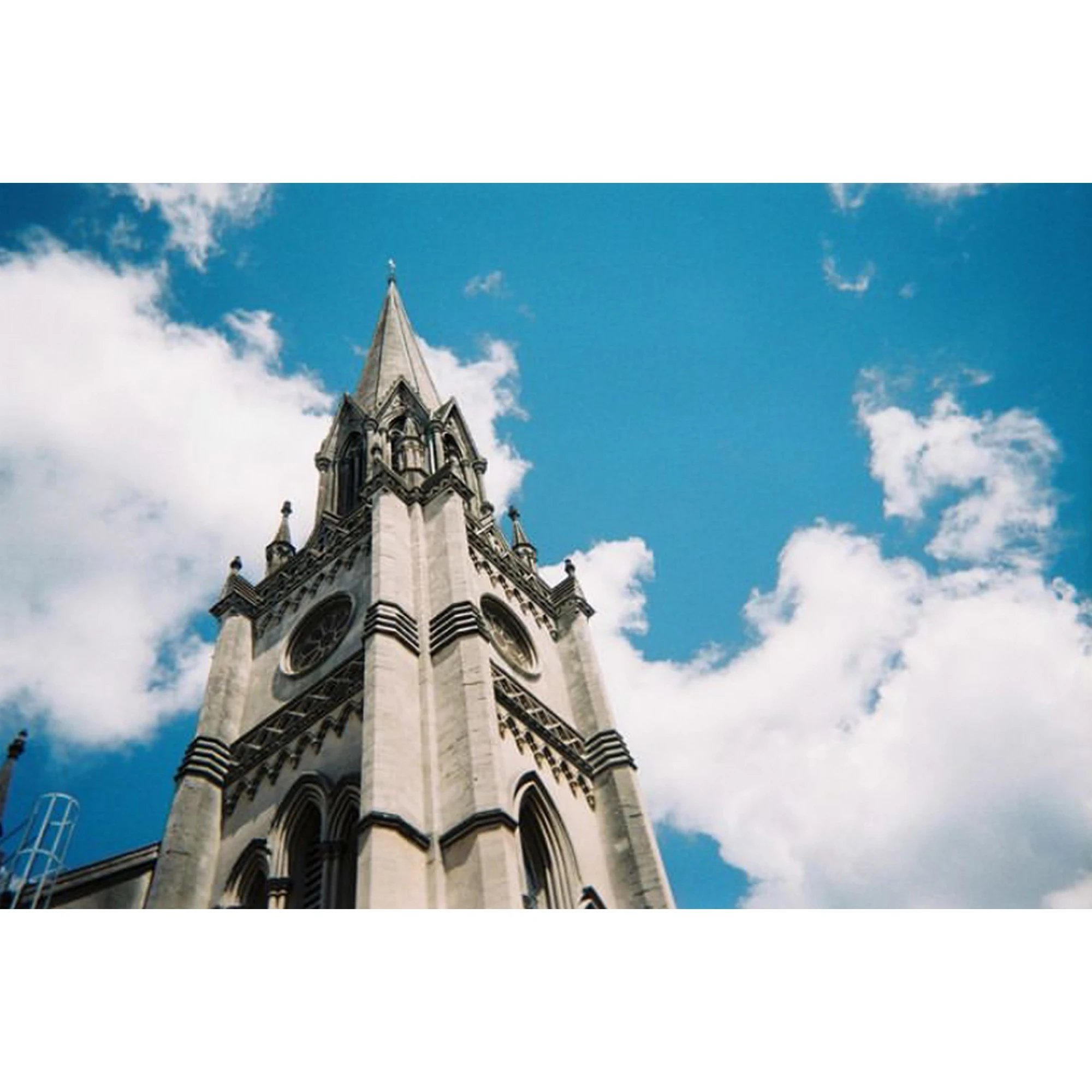 2024 New Single Use One Time Disposable Film Camera with Flash 27 Exposure Photos 31mm F11 30mm F9 ISO400 FYE Retro Camera