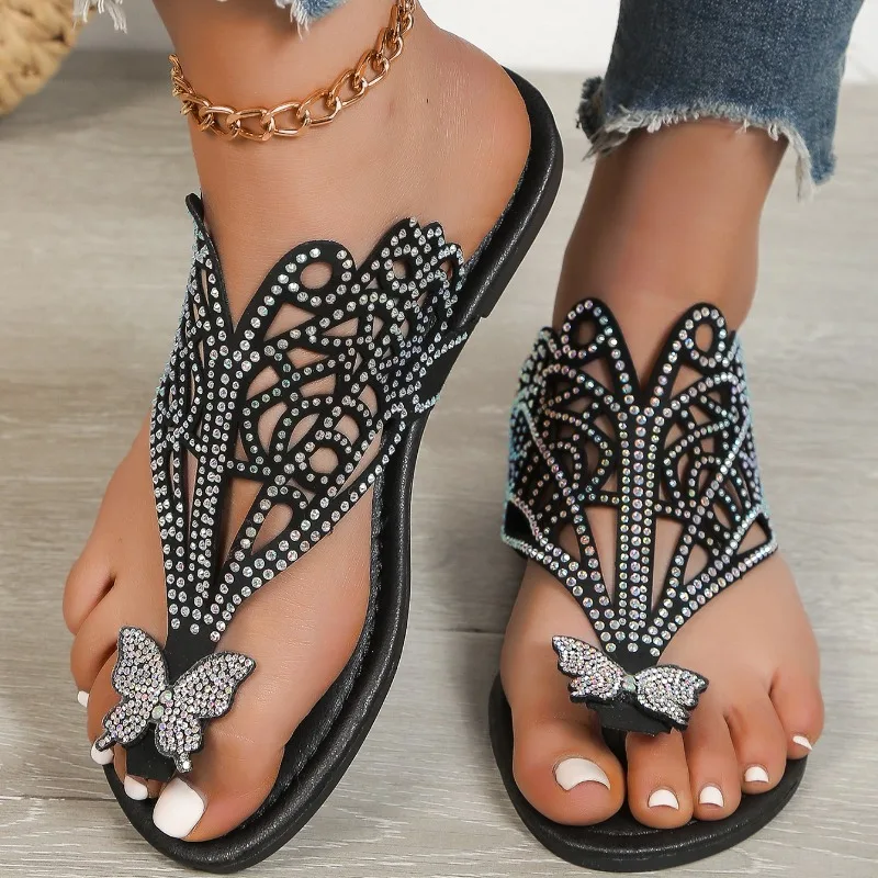 

Новинка лета 2024, лидер продаж, женские тапочки, модные роскошные женские шлепанцы из искусственной кожи с застежкой, украшенные бабочками, простые однотонные