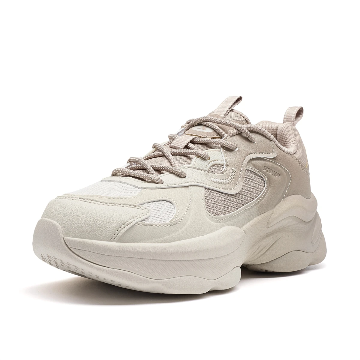 أحذية رياضية Xtep بيضة رول ريترو للنساء ، أحذية ري...