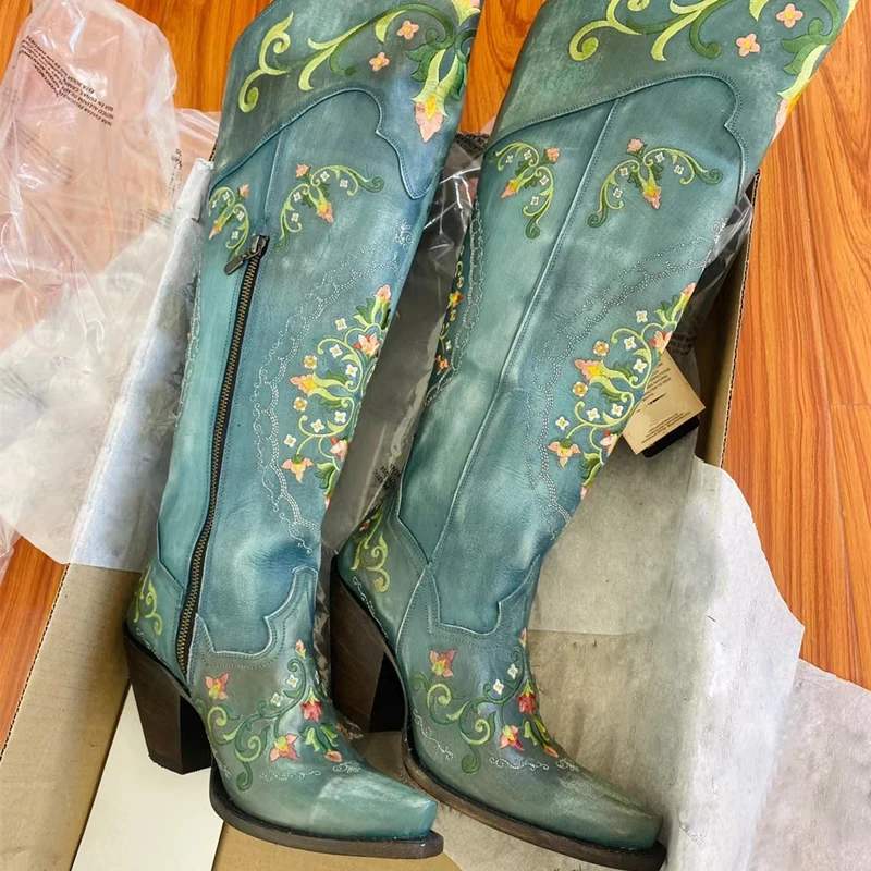 Queen Floral Swan Pattern Print Men Women Leather Boots
