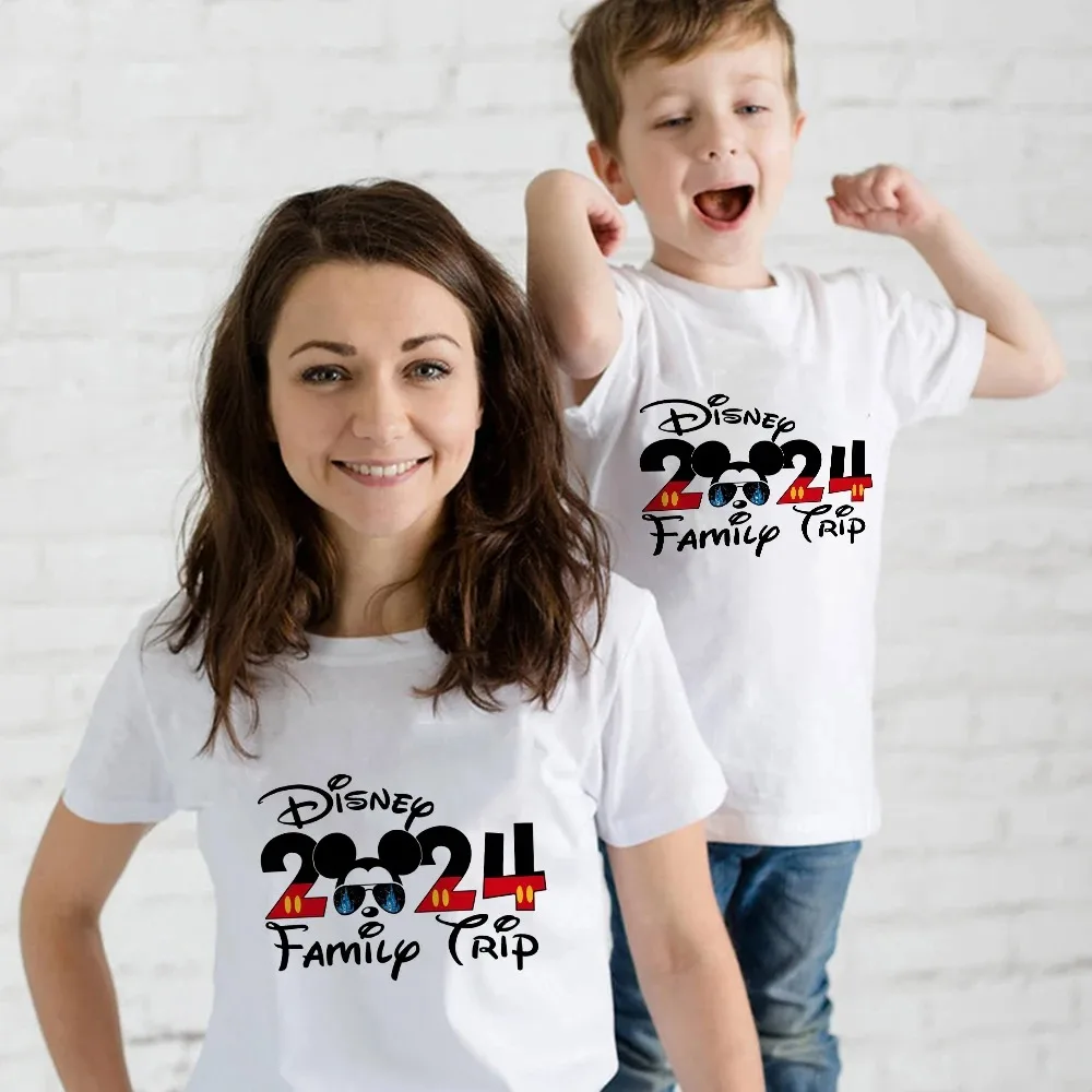 

Disney 2024 Family Trip Matching Clothes Mickey Mouse Fashion Trend Father Mother and Kids T-shirt Summer O-neck Color Tops Tees