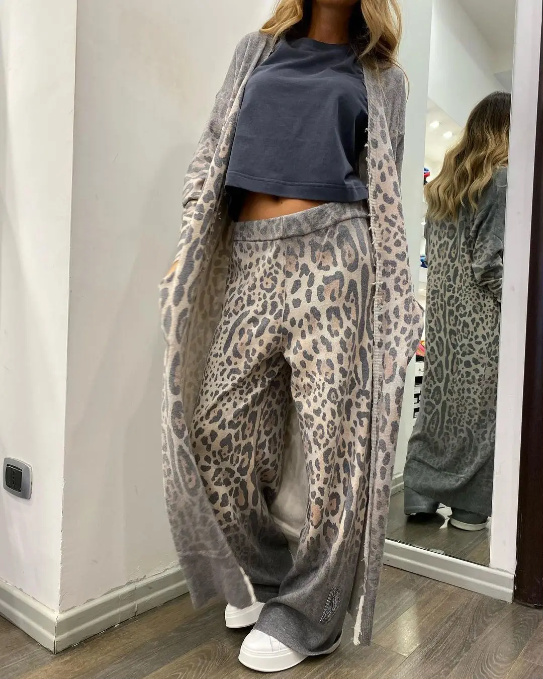 

Spring Women's Fashion Two-Piece Long-Sleeved Cardigan Coat And Loose Wide-Leg Pantsuit Printed 2-Piece Ladies Set