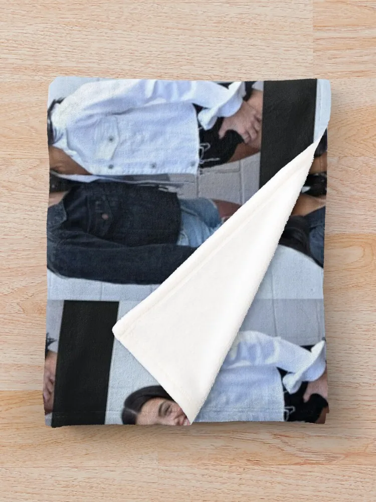 Charli and dixie damelio ������ ���, ������ �ܿ� ķ�� ���, ���Ŀ� �ܿ� ħ��