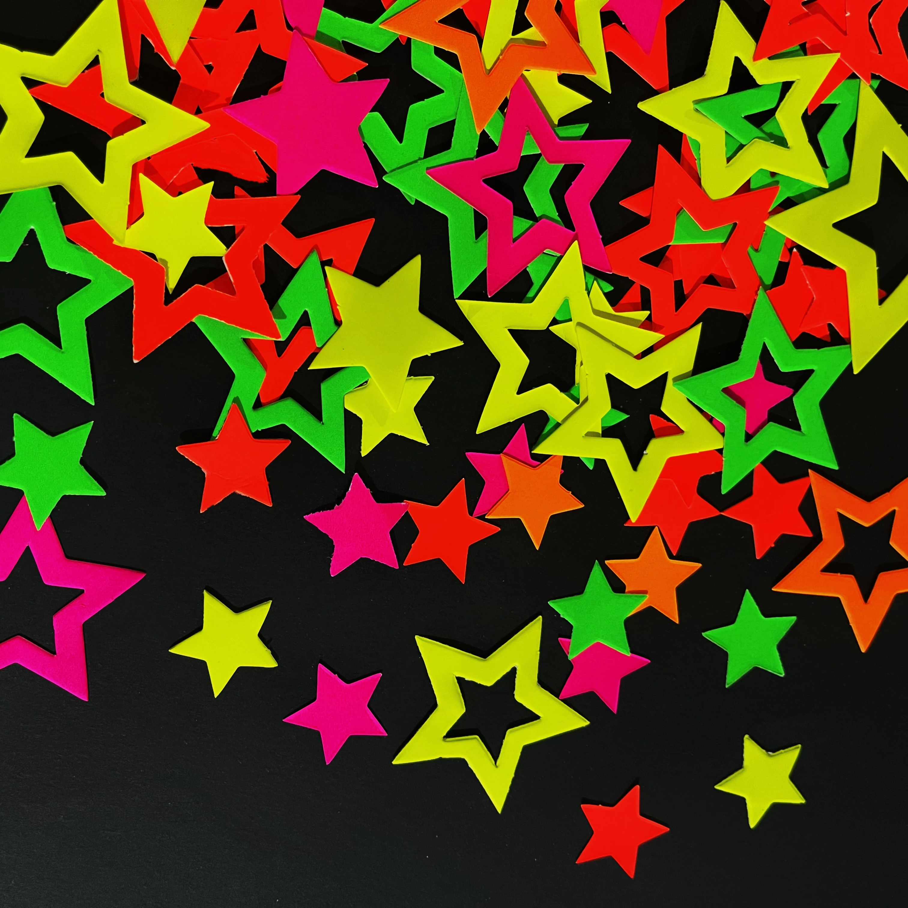 UV Glow Party Accessories Neon Round Confetti Glow Circle Dots Neon Decoration in the UV Party for Wedding Birthday