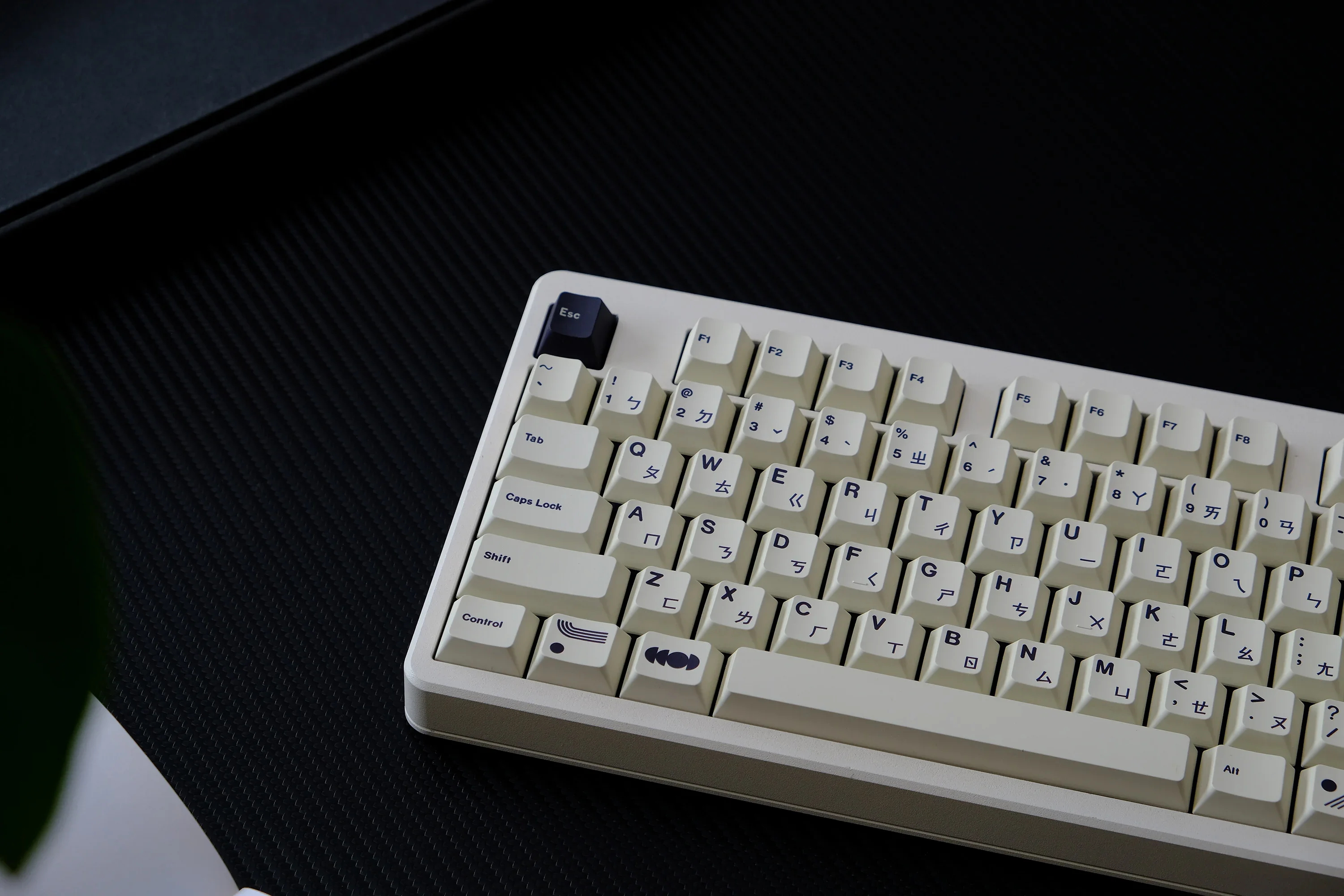 Sb421be42527c47cd81a89d2d2feb2bf57 - GMK Keycap UK Store