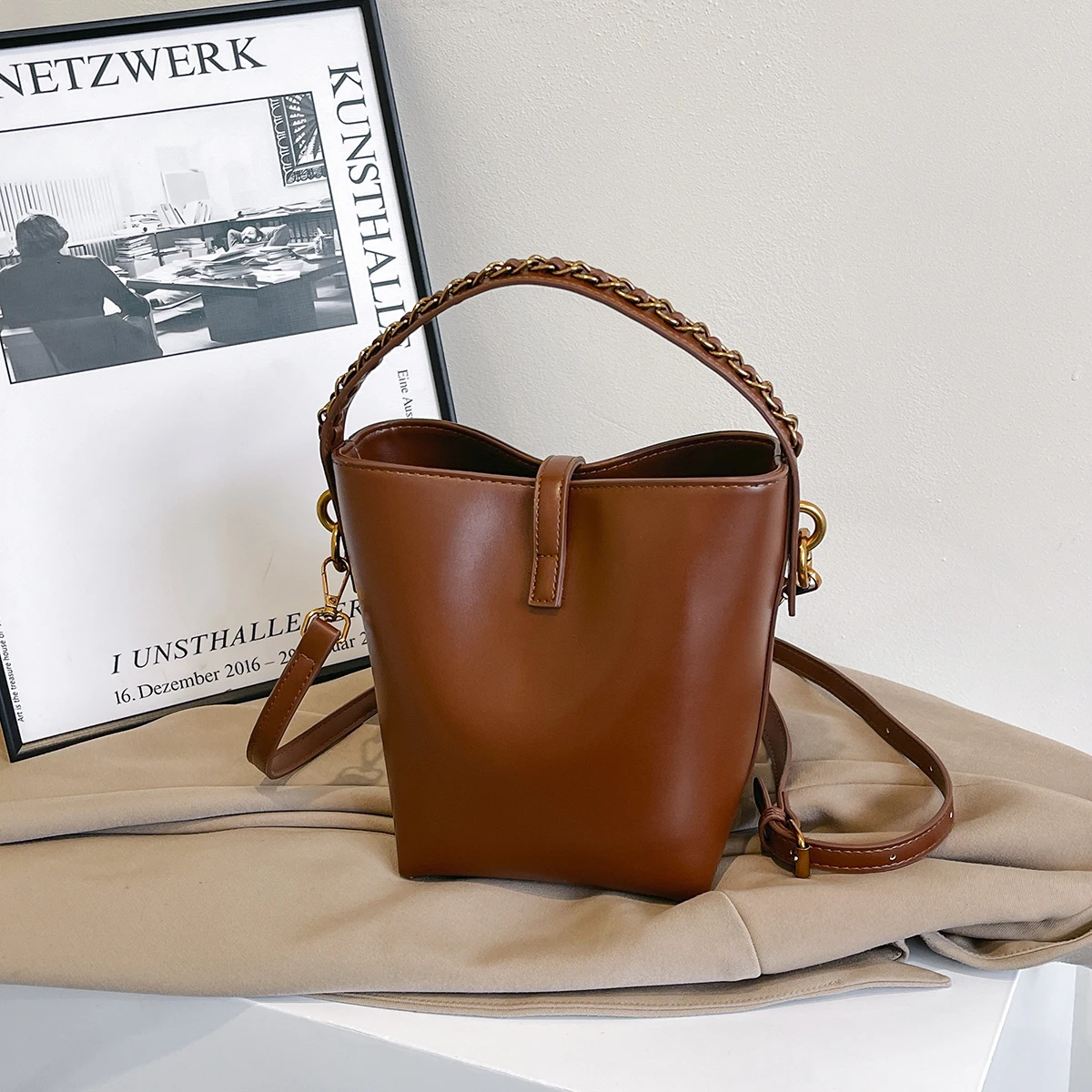 حقيبة كتف كلاسيكية بتصميم دلو، محفظة كروس كلاسيكية...