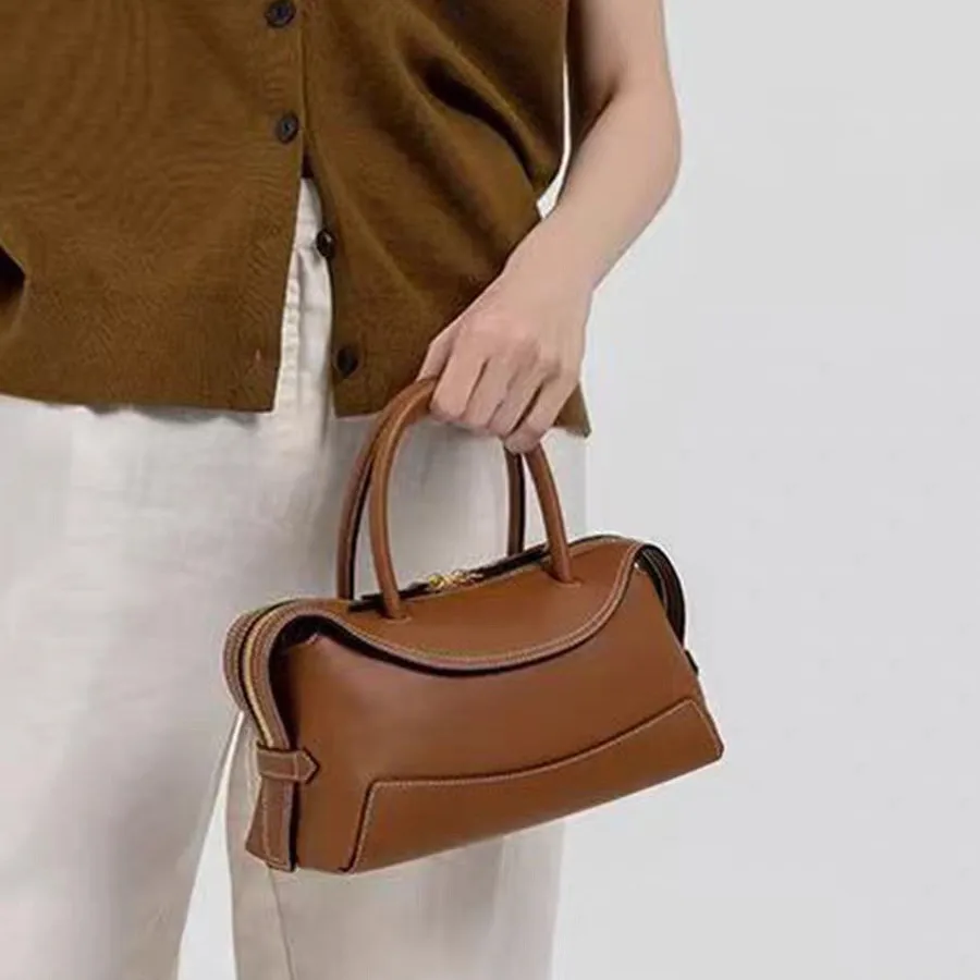 New Handbag Casual Women Leather Handheld Single Shoulder Crossbody Bag High-End Sensation Niche Design Pillow Bag