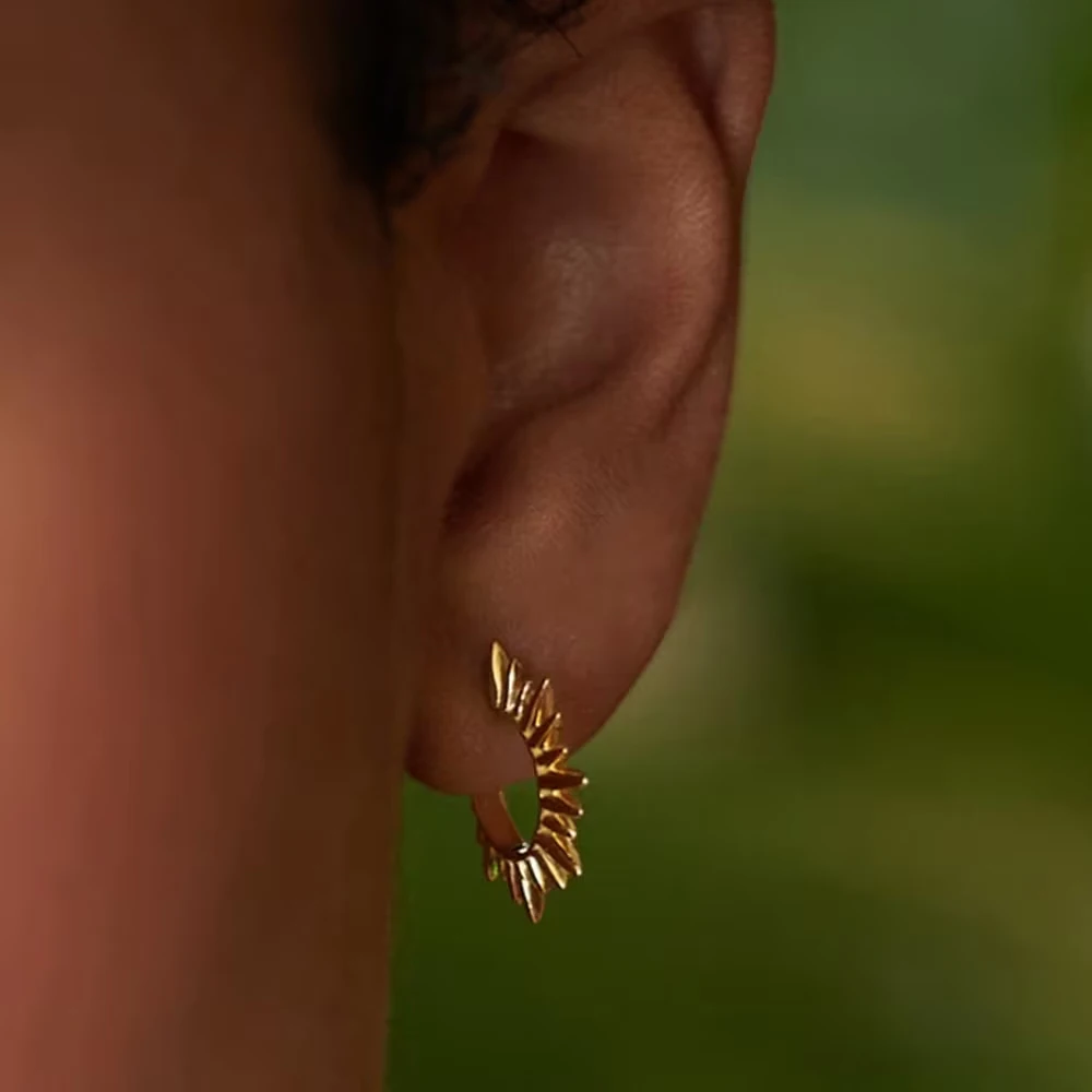 Gold-Plated Sun Electric Goddess Small Hoop Earrings for Women Fashion Irregular Geometric Earring New Retro Jewelry Accessories