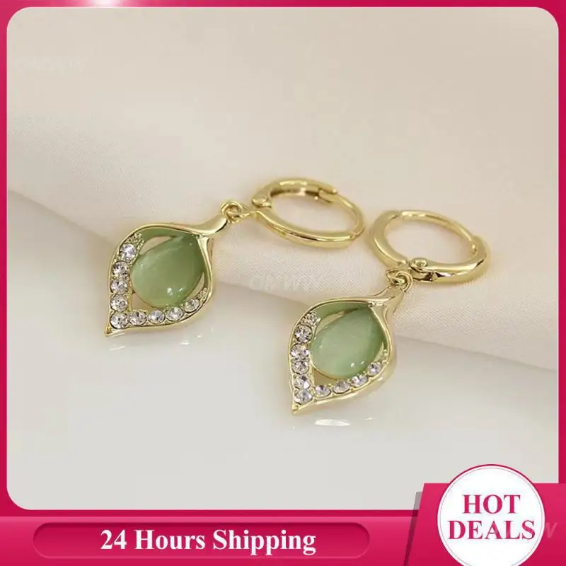 

Аксессуары универсальные стильные серьги из сплава Изящные нестандартные маленькие и уникальные искусственные не выцветают кристаллы