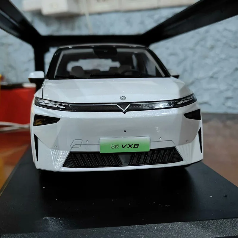 

Масштаб 1:18, модель автомобиля из сплава Dongfeng Nissan венушиа VX6, новая энергия 2023
