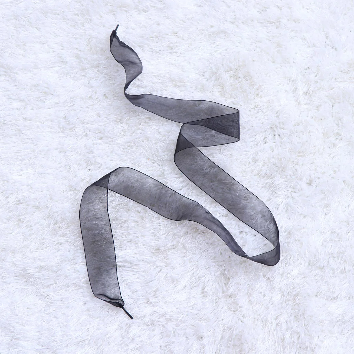 Рисунок 4 - Прозрачные кружевные шнурки для девушек