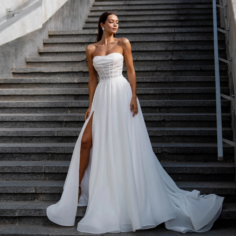 Элегантные свадебные платья furtanсо шлейфом