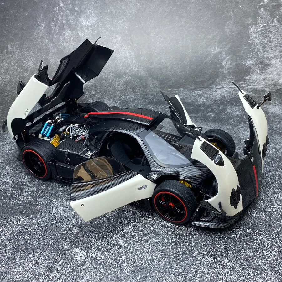 Almost Real 1/18 Pagani Zonda Cinque 2009 white right hand sports