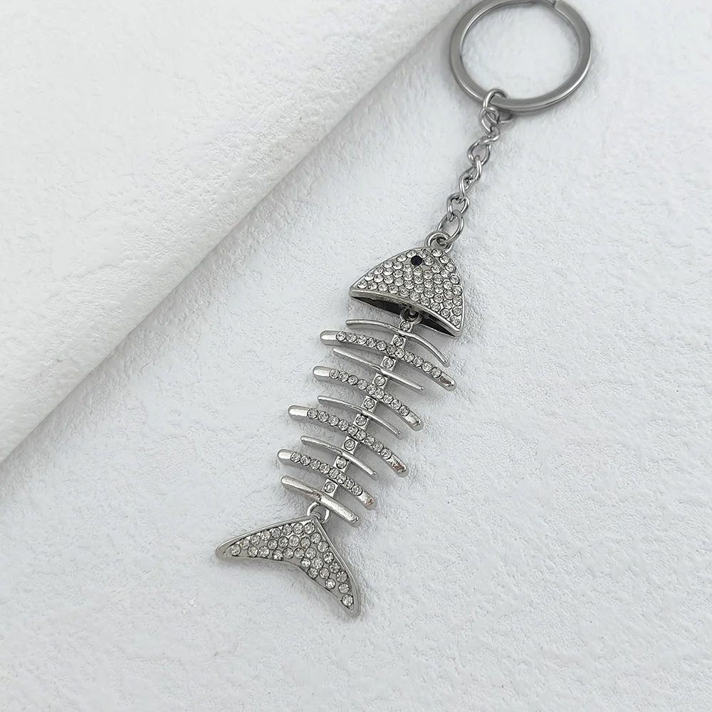 

Romantic Women's Key Chain Rhinestone Inlaid Fish Bone Pendant Key Ring for Women Backpack Decoration Keychains Birthday Gifts