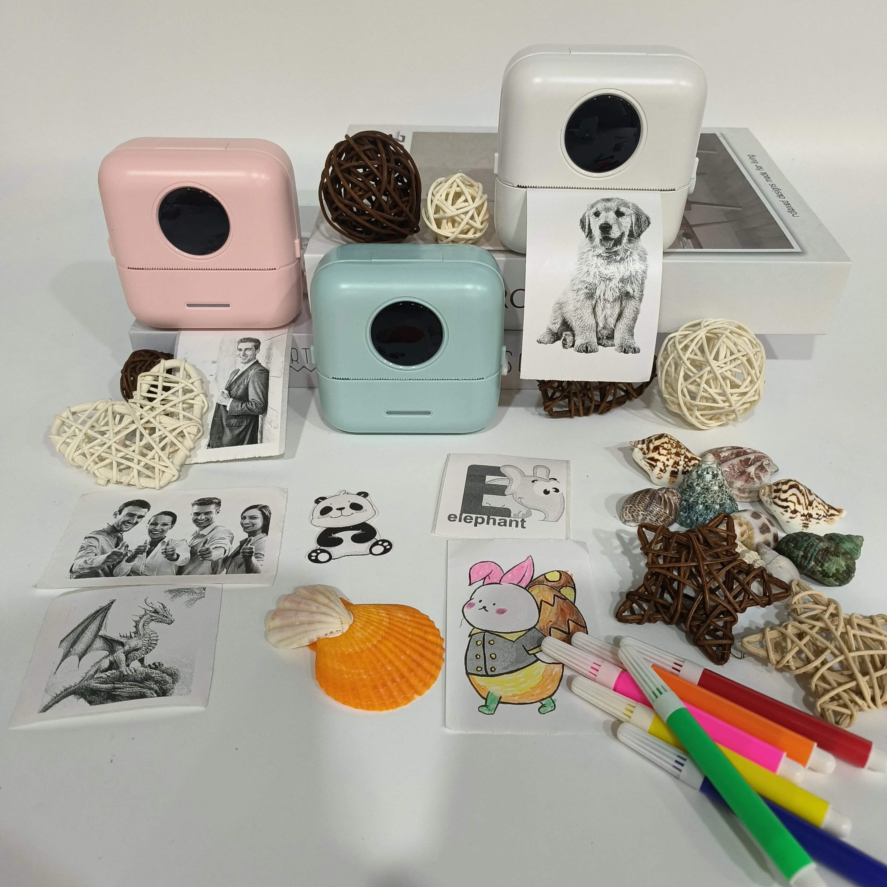 휴대용 감열 프린터(5개 용지 롤 및 5개 스티커 롤 포함), iOS/안드로이드 호환, 무선 및 USB 충전으로 즉시 사용 가능