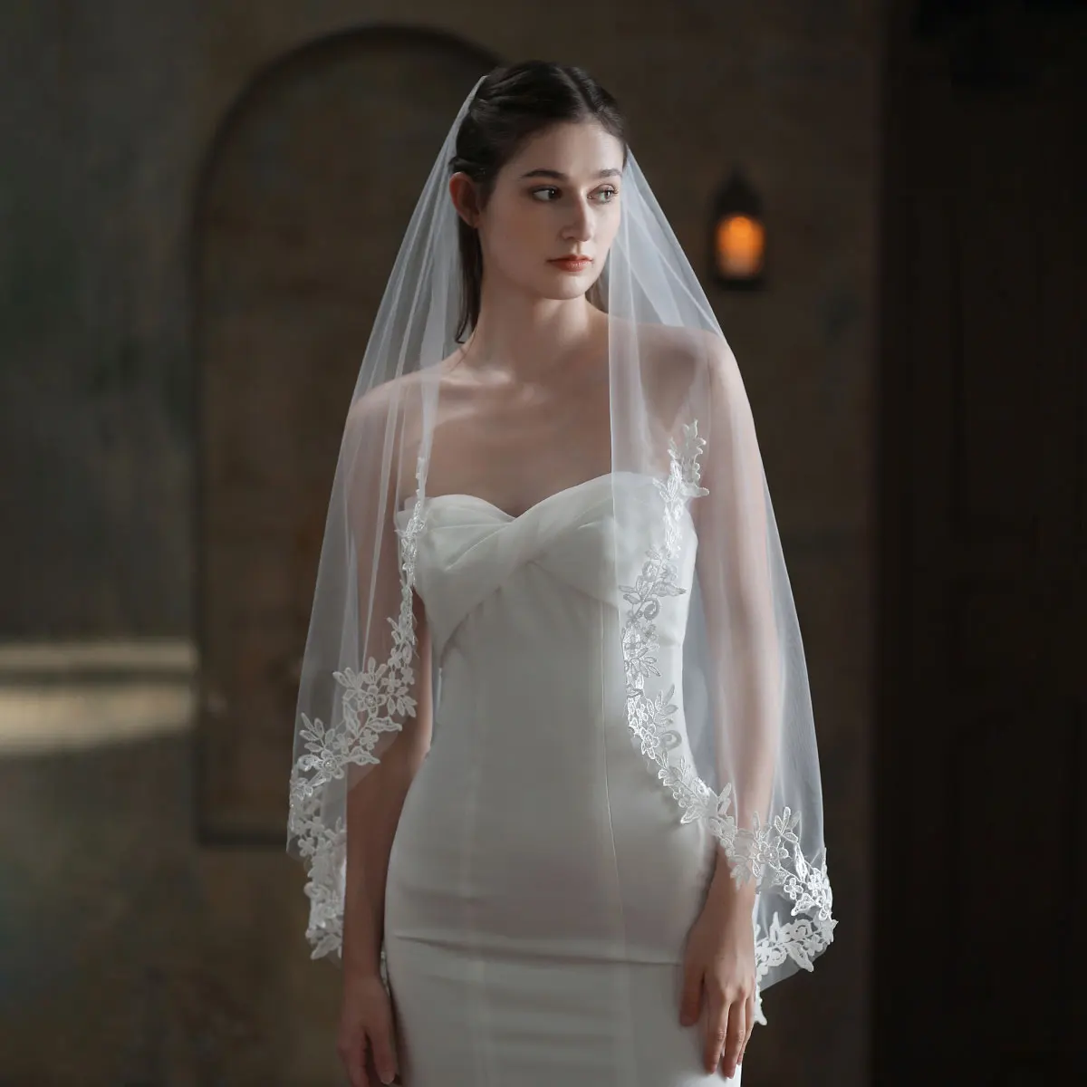 Bridal Veil Plain Tulle Handmade Lace Appliqued Fingertip Brides Headdress Hair Comb
