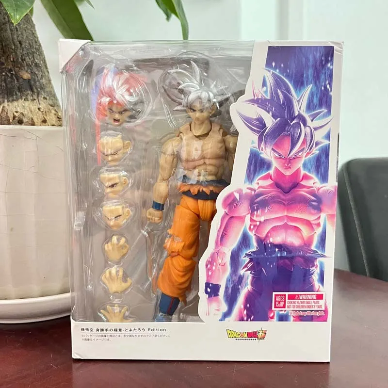 ドラゴンボールZの超アクションフィギュア,白,銀,孫悟空