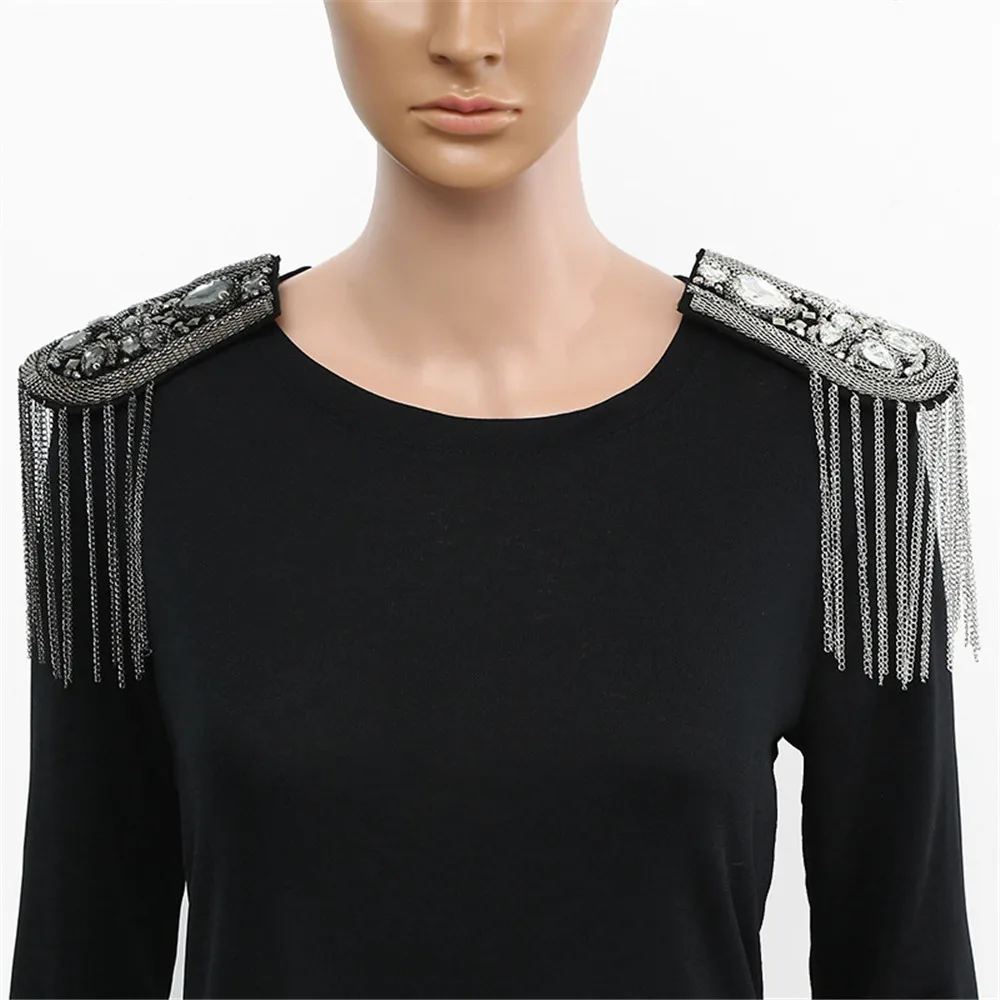 New Fashion Decorative Tassel Rhinestones Shoulder Pad Epaulet Punk Rivet Fringed Shoulder Stamp Brooch Pad Clothing Accessories