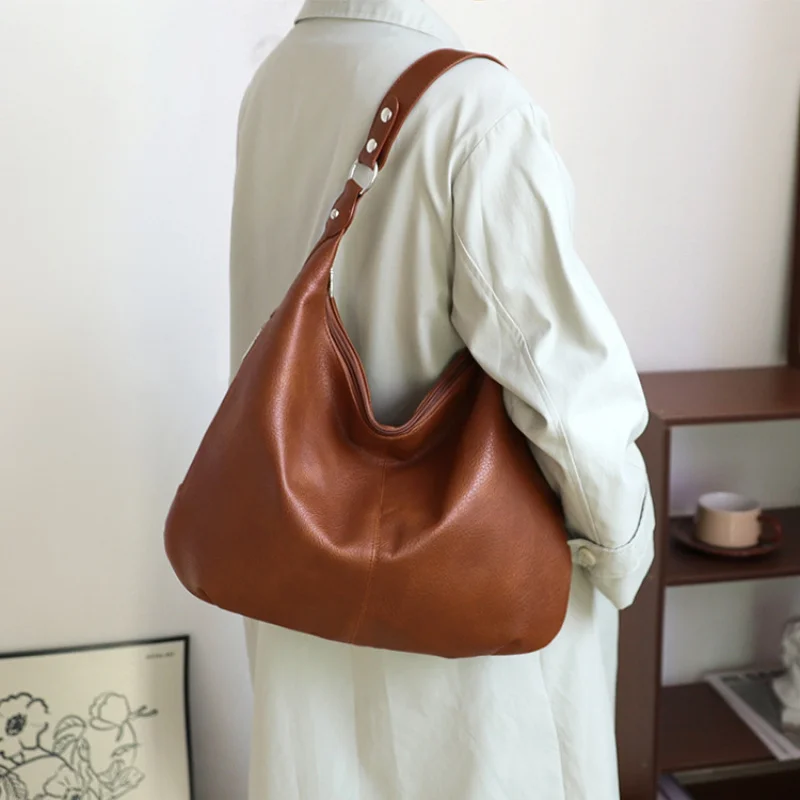 Fresh Style Oil Waxed Leather Retro Chic Work Commute Tote Bag Spacious Women's Handbag with Elegance Shoulder Bag