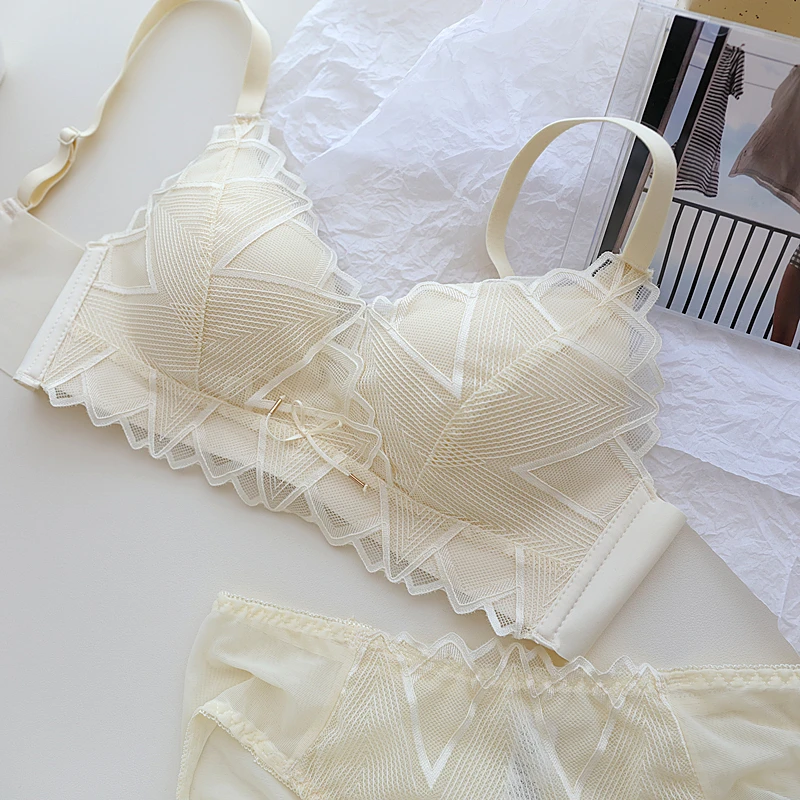 

Кружевное тонкое нижнее белье для девушек без стальных колец, небольшая грудь, собранное белье с трусиками, костюм для женщин, милый комплект с бюстгальтером против провисания