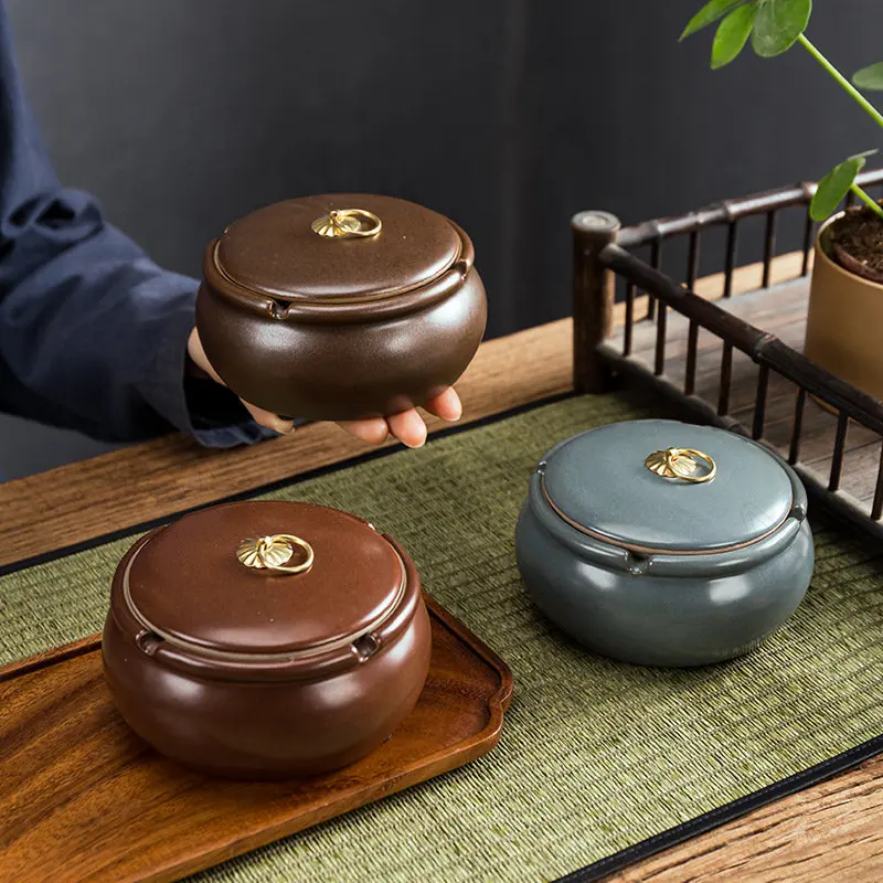 

Handmade Ceramic Ashtray Decorative Glaze with Color Desktop Ash Tray with Cover European Office Ashtrays Modern Home Decoration