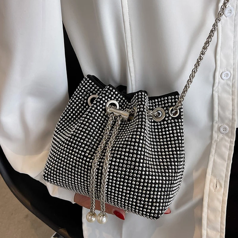 LYN アシメトリ ショルダーバッグ ラインストーン アート LYN】☆日本未発売 Monro Shoulder Bag ショルダーバッグ (LYN