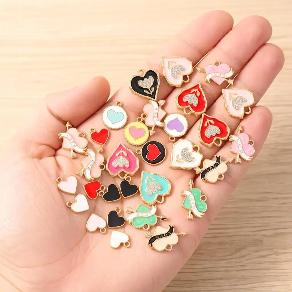 10 Stück Niedliche Bunte Emaille-Herzanhänger für DIY-Schmuckherstellung, Zubehör für Ohrringe, Halsketten, Armbänder, Bastelbedarf