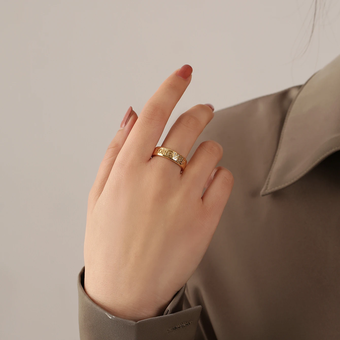 

Amazon wholesale fashion new ladies titanium steel ring senior sense light luxury simple models