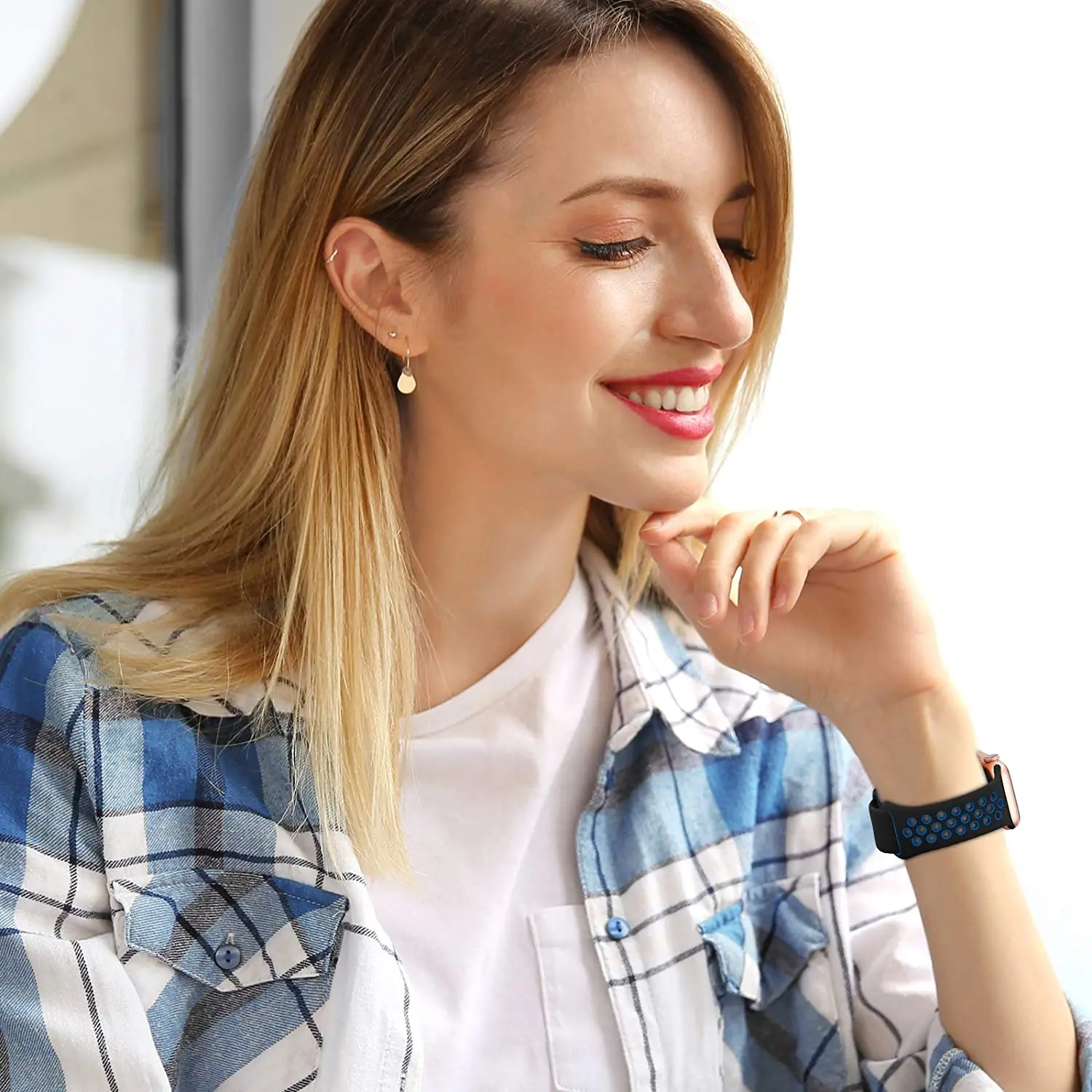 Silicone Strap For Apple Watch Band 44mm 40mm 42mm 38mm 44 mm watchband Breathable bracelet Apple watch 6 Strap iWatch 7 5 4 se