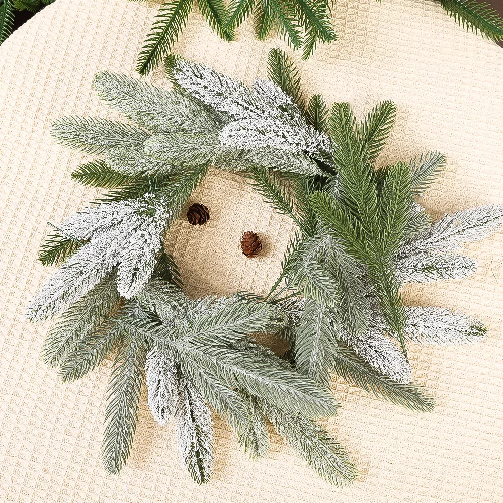 Branches de pin artificielles en gros, vertes et givrées, pour décorations de Noël (couronne, guirlande, etc.)._voghion.com