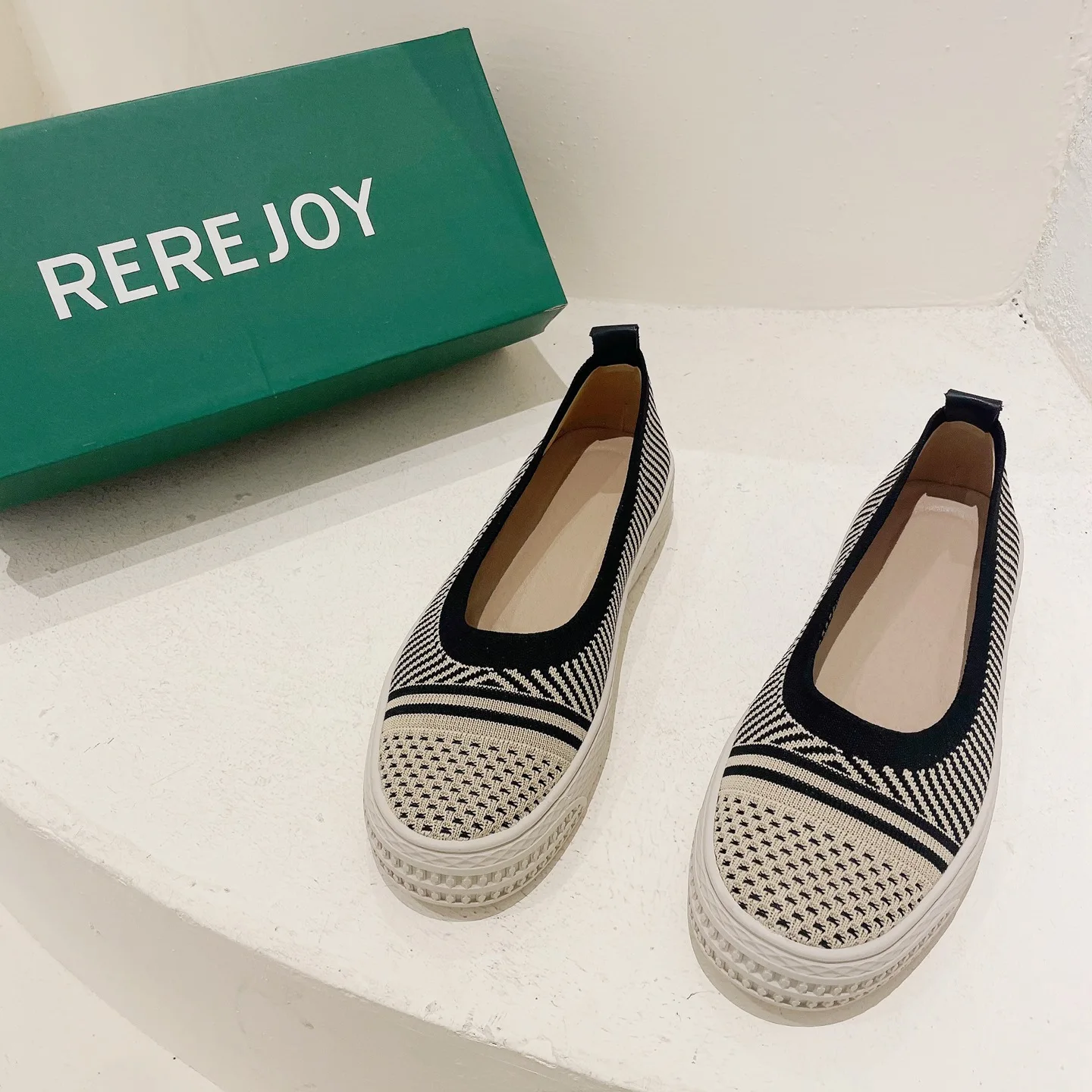 New comfortable casual slip-on knitted flat shoes single shoes women fly woven thick sole loafers Office Shallow Pumps Shoes