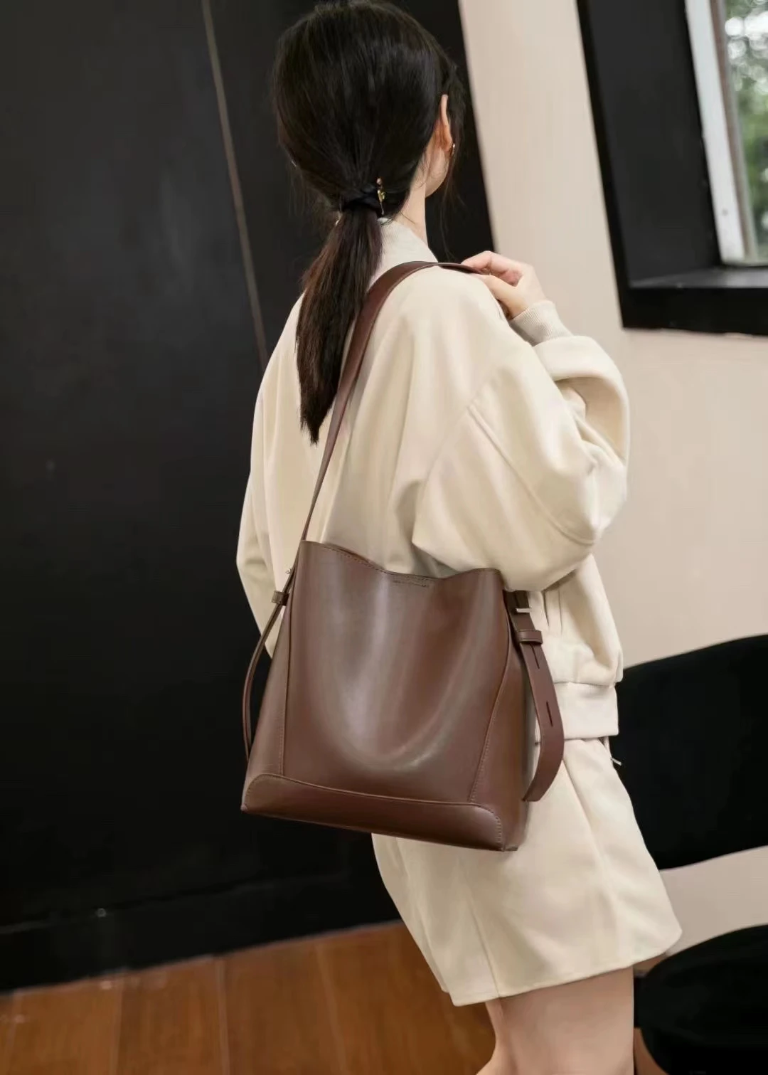Bucket Bag Women's High-volume Leather Bag Superior Sense Of Simple Shoulder Messenger Bag Tote Bag